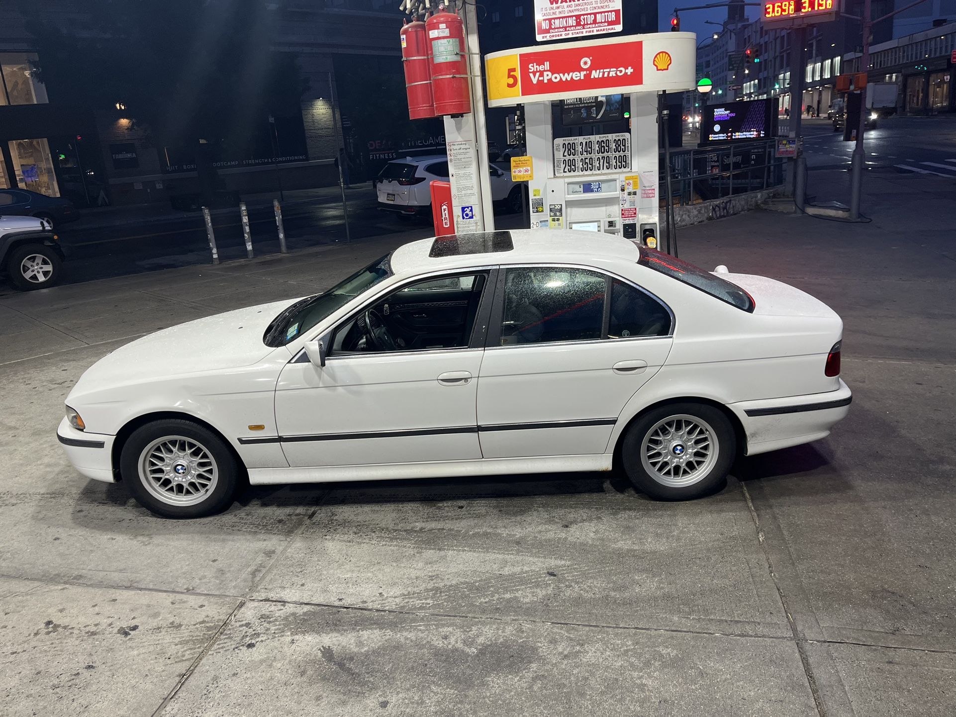 2000 BMW 528i