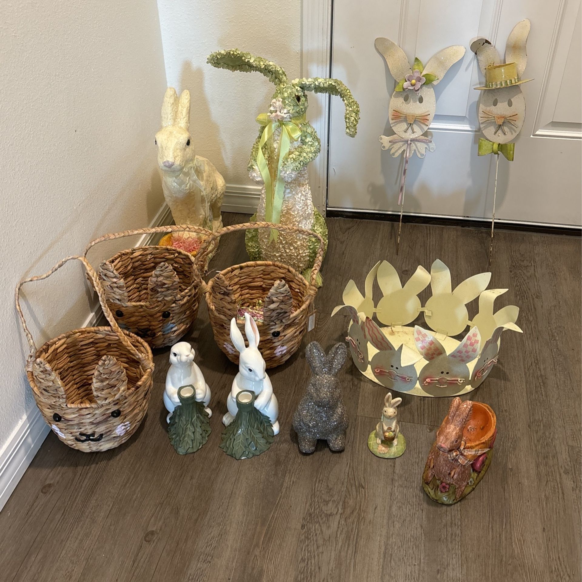 Assorted Easter Items