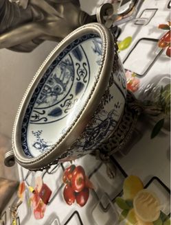 Decorative Crafts Inc Vintage Bowl w Footed Metal Base - Historical Architecture