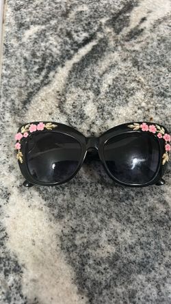 Beautiful Sun Glasses