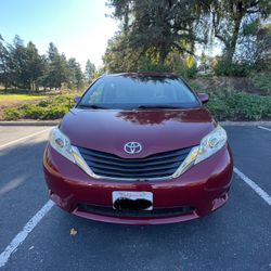 2011 Toyota Sienna XLE