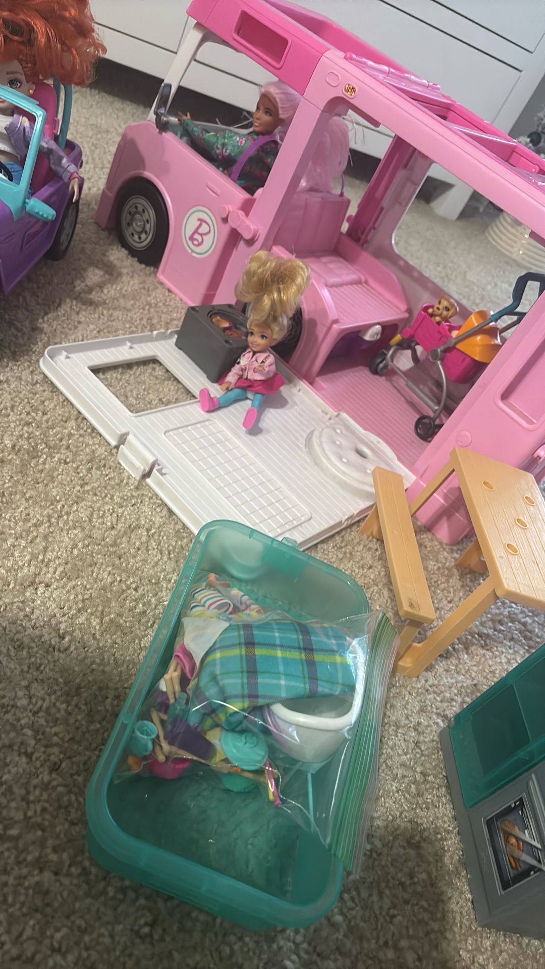 Barbie Dream camper PLUS jeep & Barbie Clothes & Accessories!  