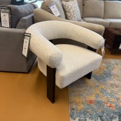 Dultish Accent Chair w/Black Legs
