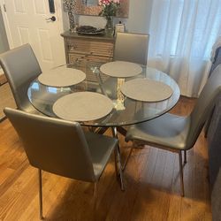 Glass Table With Chairs 