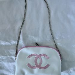 Chanel Precision VIP Beaute Makeup Bag for Sale in Miami FL OfferUp
