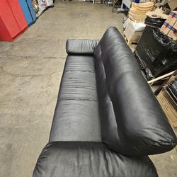 Couch 82" 