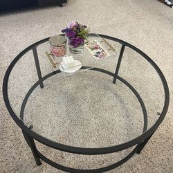 Coffee Table for Sale - Excellent Condition