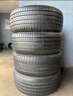 235 50 R 20 vendo llanta usadas marca Bridgestone