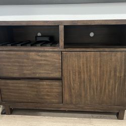 Macy’s Crosby Buffet 