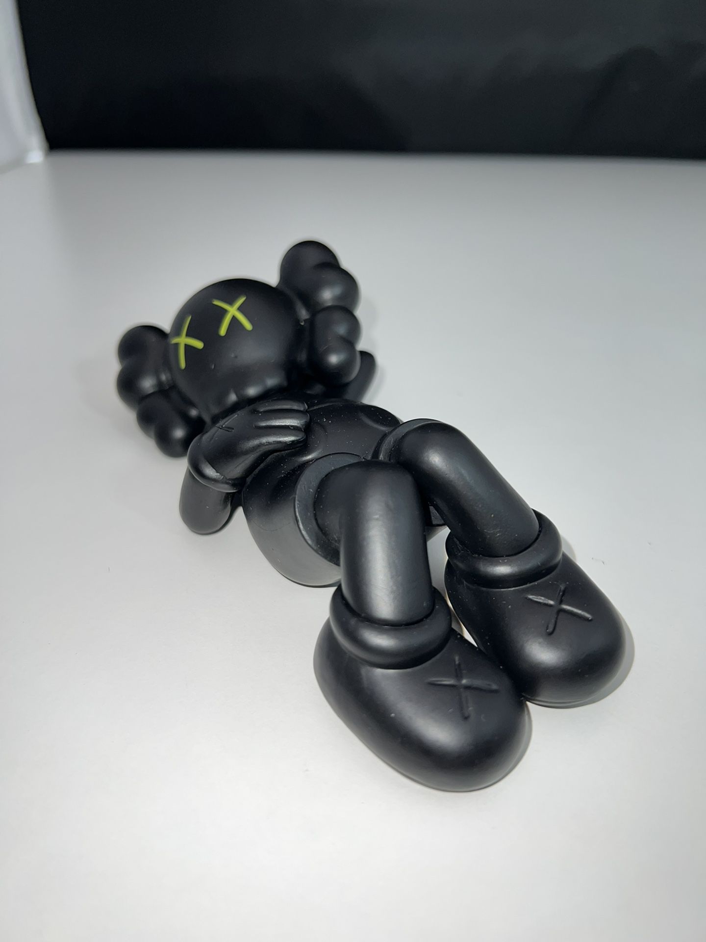 KAWS Inspired Sculpture Bear Figure Collectibles Building Blocks LAYING Down Home Decoration, Model Toy Unique Gift - Black