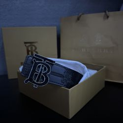 Burberry Reversible Leather Check TB Belt