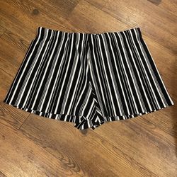 No Boundaries Black/White Striped Flowy Shorts