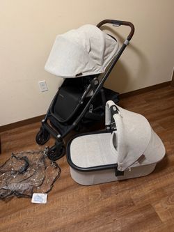 Uppababu Cruz  V2 Stroller and bassinet