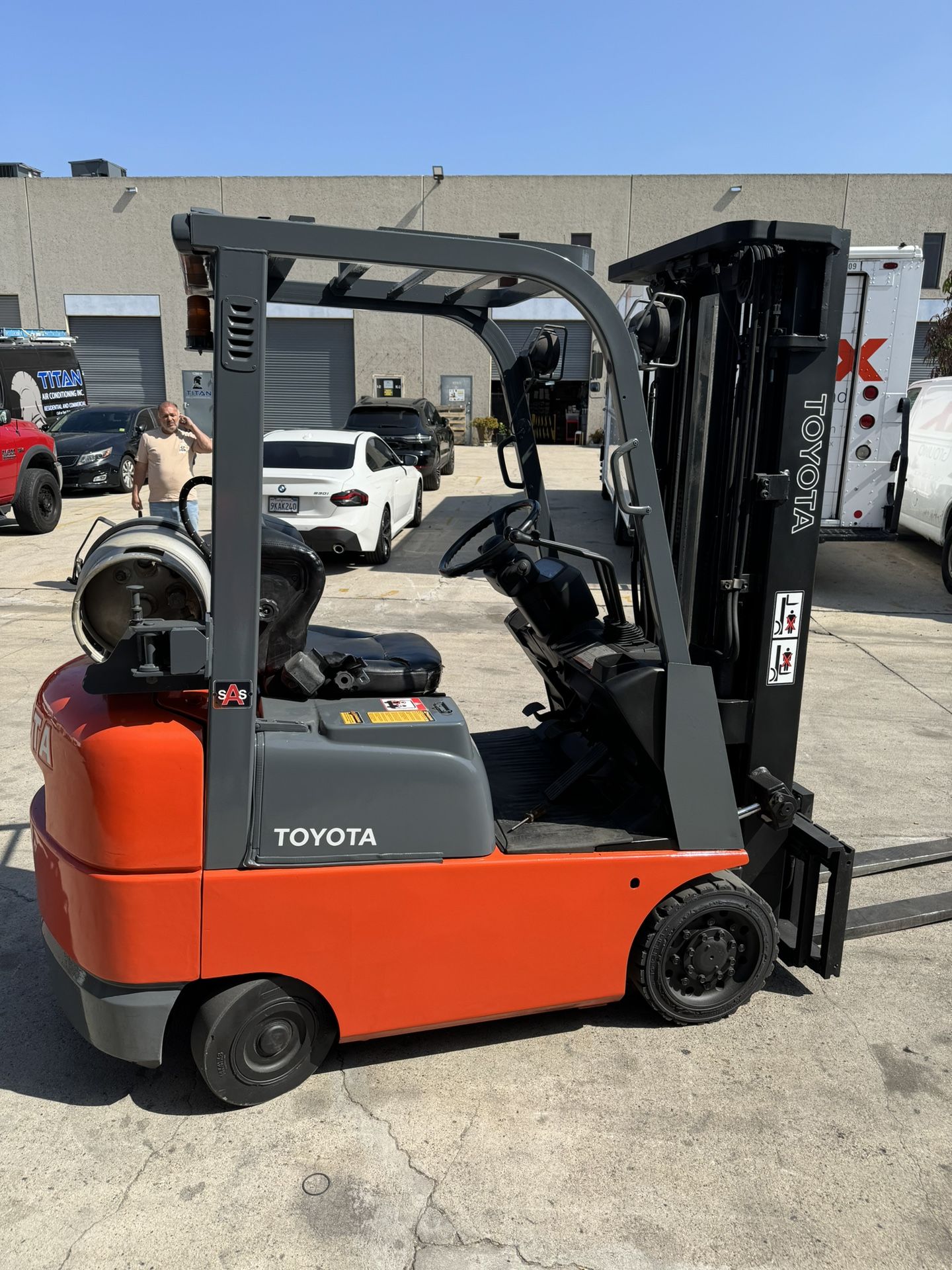 Forklift Service 