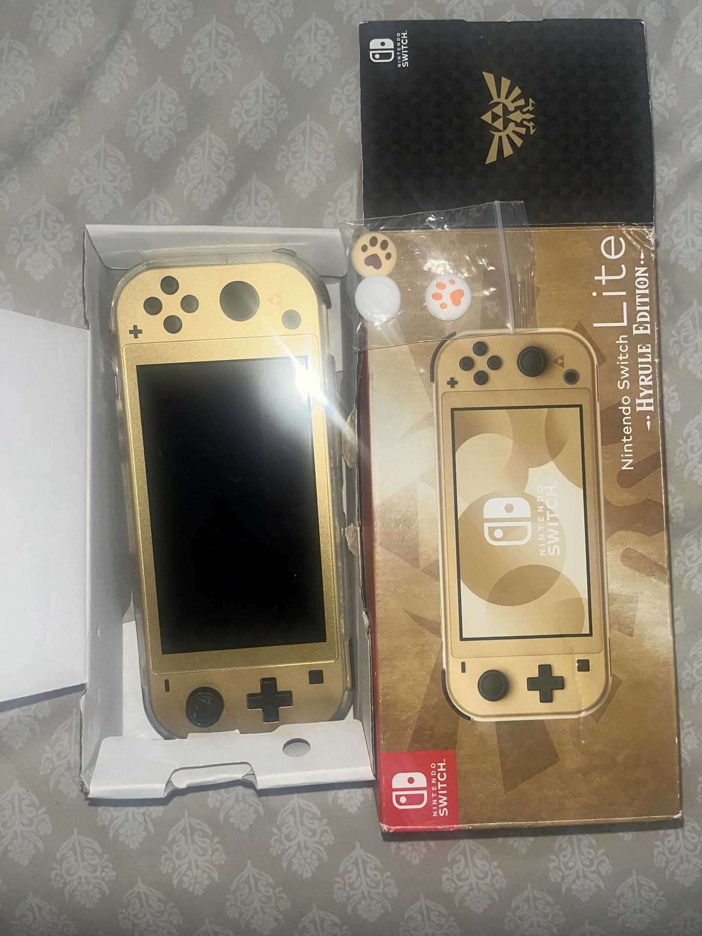 Nintendo Switch Lite Hyrule Edition