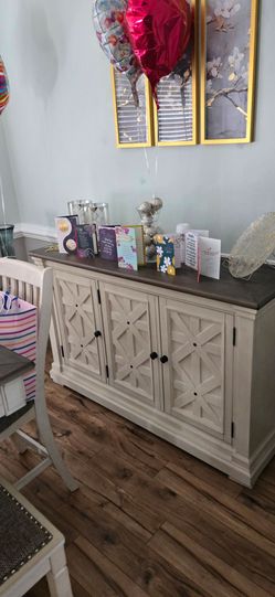 Ashley Dining Set