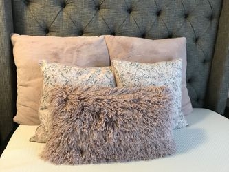 Pillow set