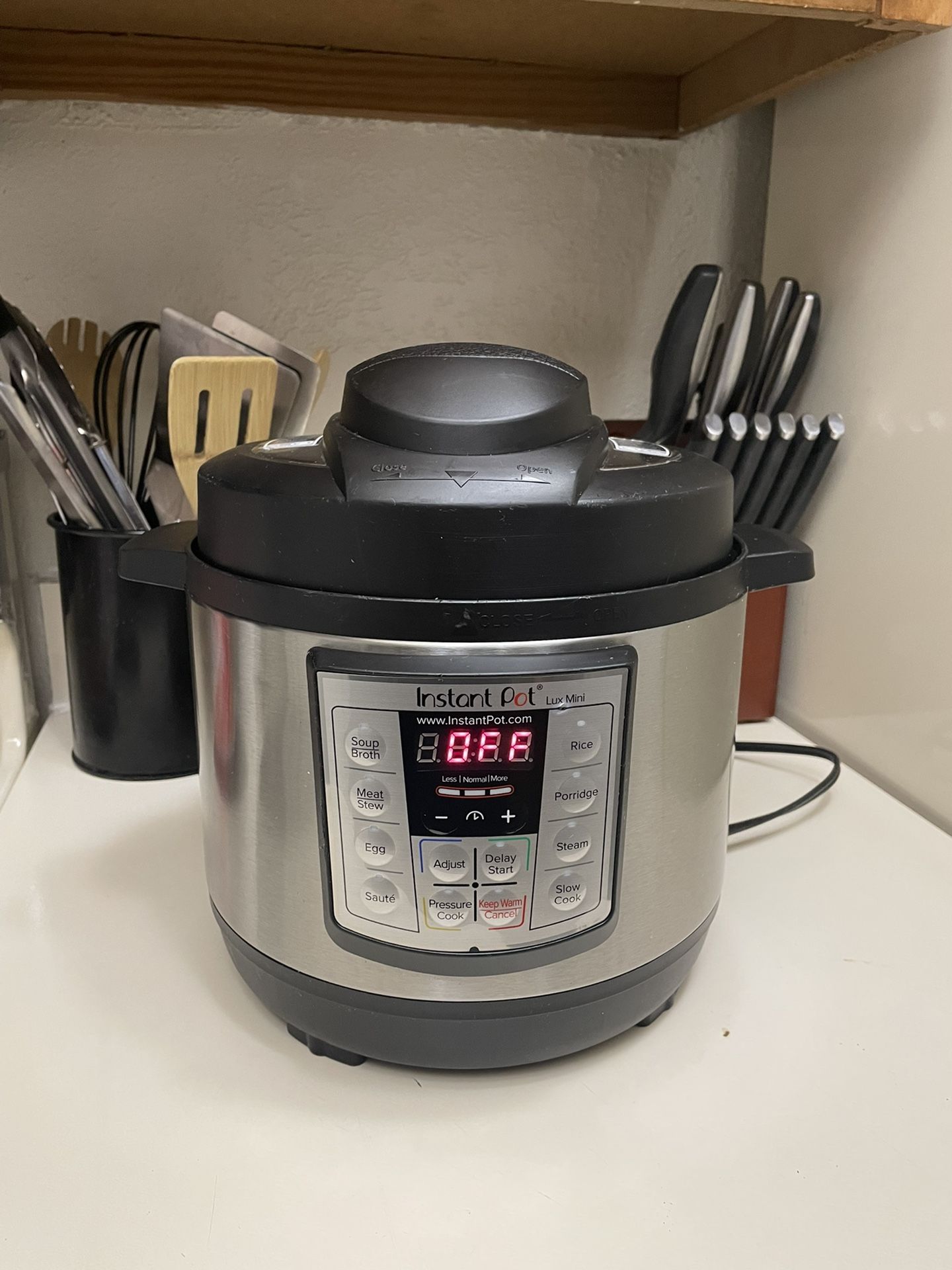 Instant Pot Electric Pressure Cooker