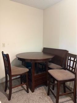 Extendable Table - 4 Chairs