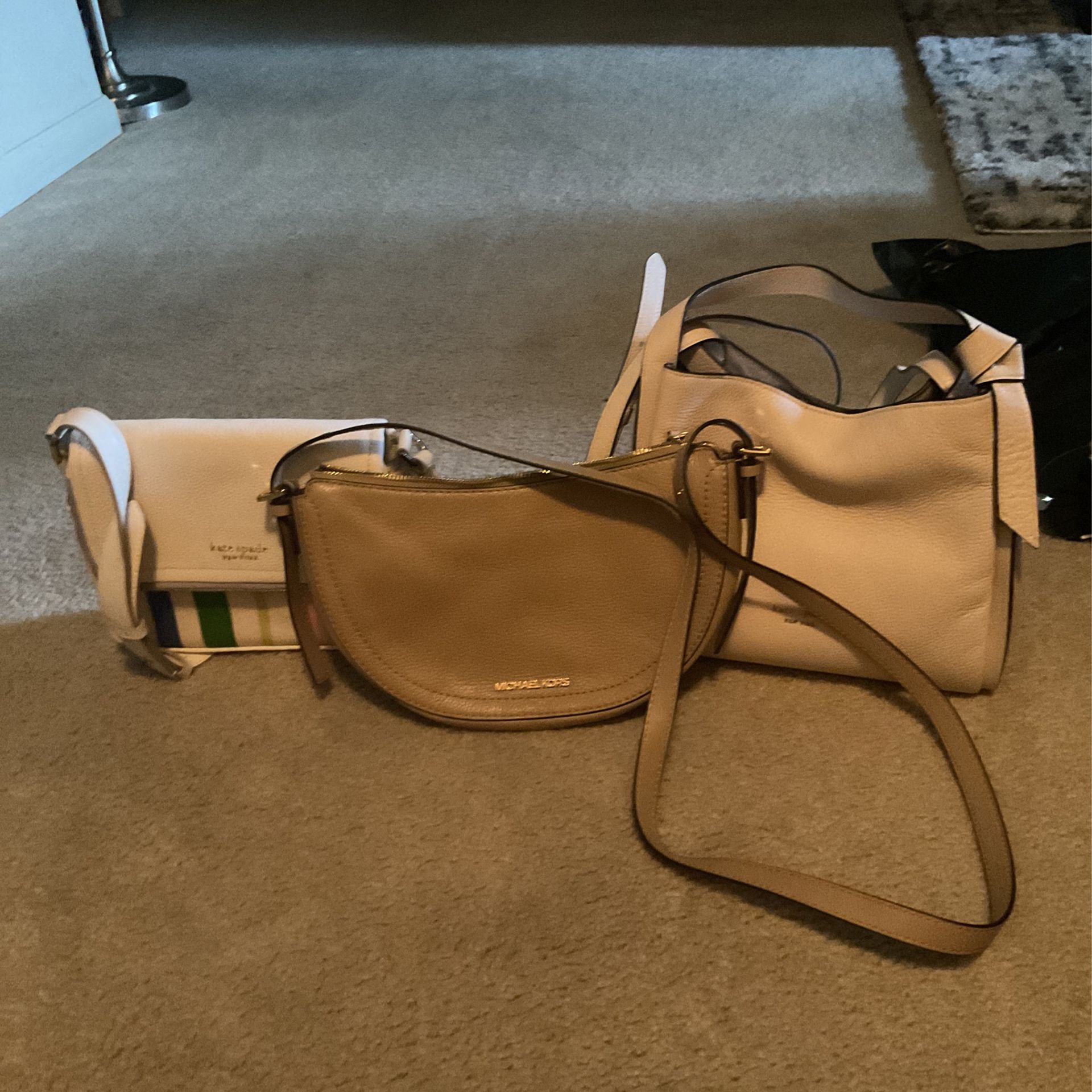 Kate spade Carson Convertible crossbody for Sale in San Diego, CA - OfferUp