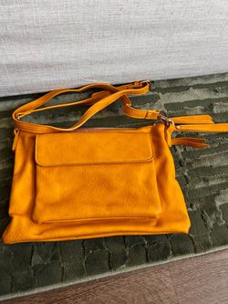 Shiraleah Chicago Mustard Crossbody Bag – Gold Hardware & Tassels