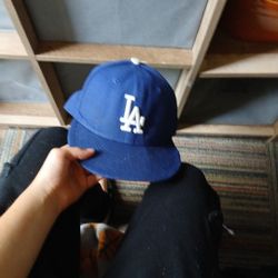 Is l a blue hat
