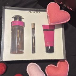 Nuevo PERFUME PRADA 
