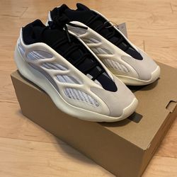 Yeezy 700 V3 - Azael - Size 11 - DS