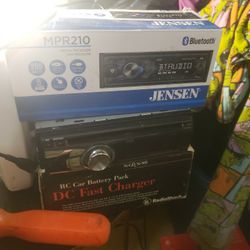 One Jvc Cd  USB And Jensen Bluetooth Radio 