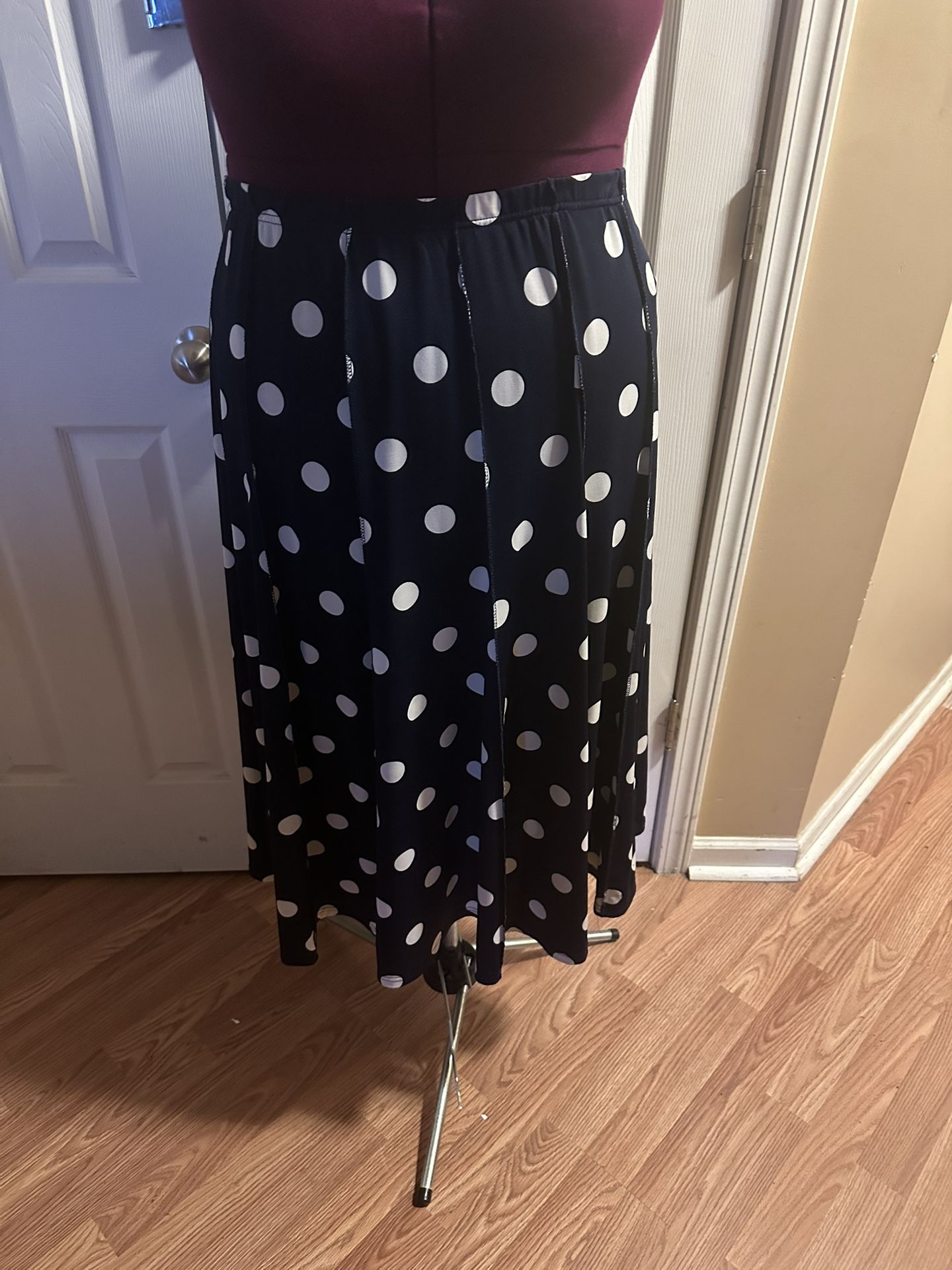 Navy And White Polka Dot Skirt Size 3X