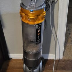 Dyson Bagless Upright Vacuum