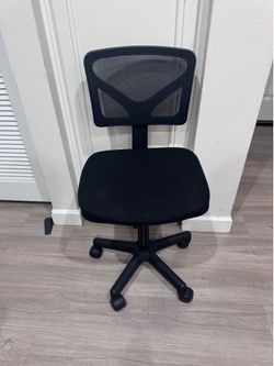 Small Mesh Task Chair on Wheels – Black