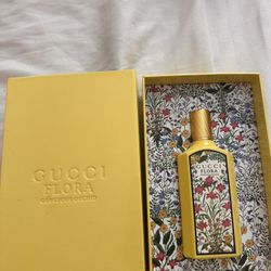 Gucci Flora 