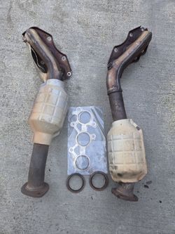 Lexus IS250 AWD Exhaust Manifold Set