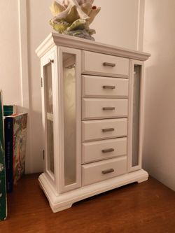 Case 16" Mini Closet gorgeous keepsake