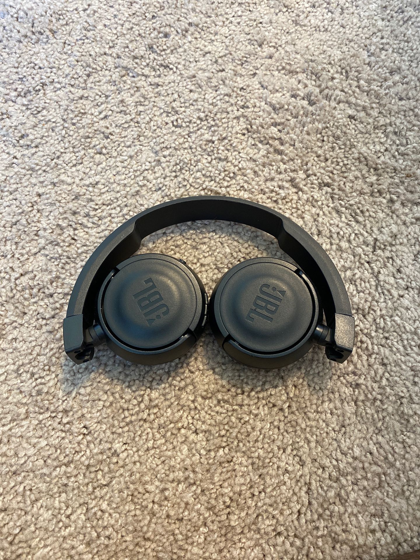 JBL wireless bluetooth headphones