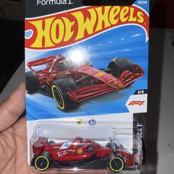 Hot Wheels Scuderia Ferrari HP Formula 1 Car – 1:64 Diecast