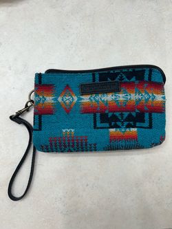 Pendleton 3 pocket keeper wristlet
