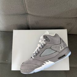 Jordan's 5 Wolf Gray