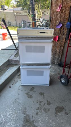 GE Double Oven (electric 240v ) 