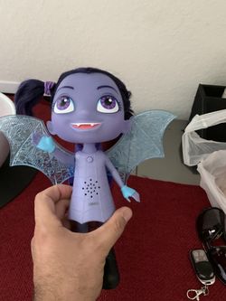 Vampirina talking doll plus purse