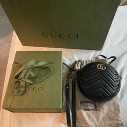 Gucci GG Marmont Round Shoulder Bag 