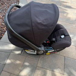 Baby jogger Infant Car Seat With Base And Stroller Attachments 