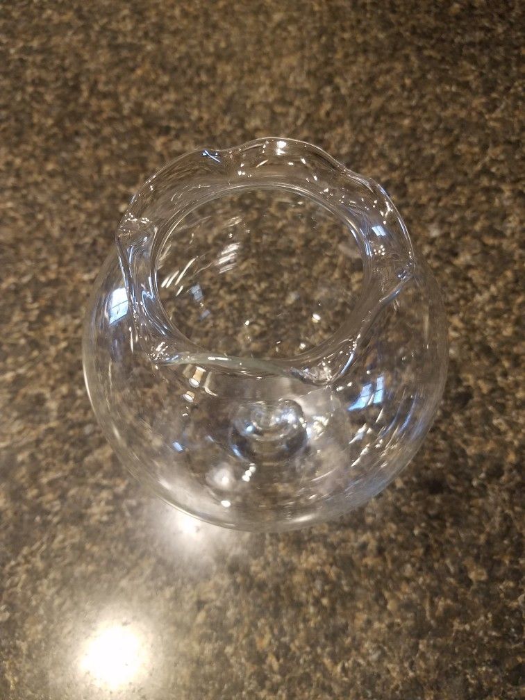 Clear glass round vase
