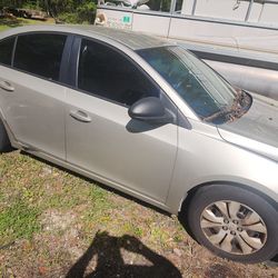 Chevy cruze  for sale (bad engine all else good )