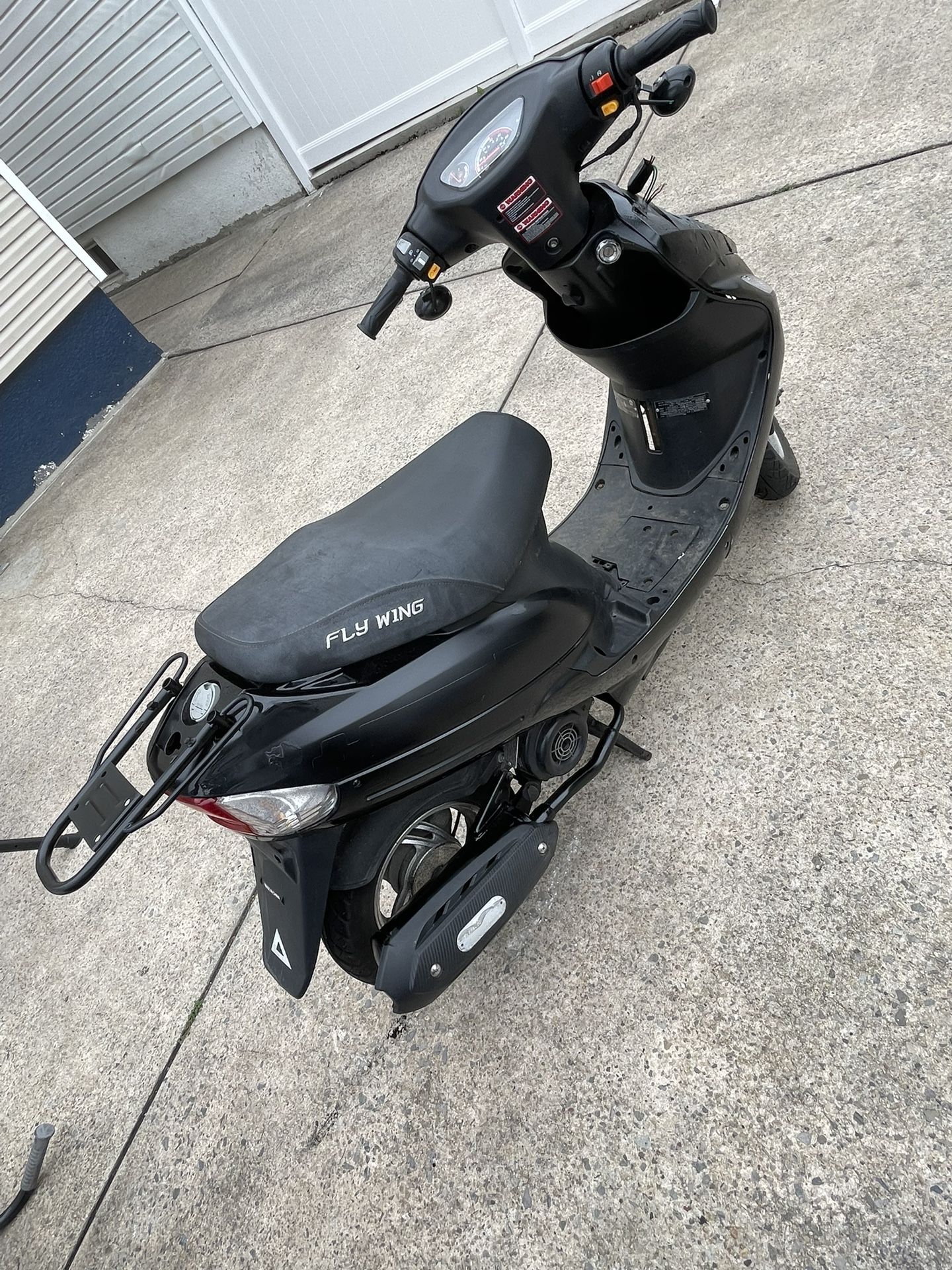 50cc moped 250$ negotiable read bellow