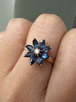Vintage Solid 14k Gold London Blue Topaz Diamond Flower Ring 