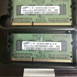 2x1GB DDR3 SO-DIMM RAM (PC3-8500S, 1066MHz)