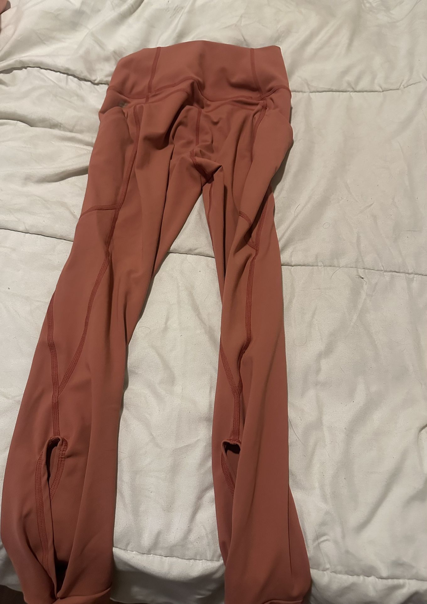 Salmon Colored Leggings With Pockets