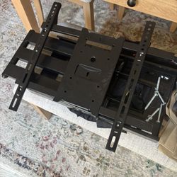 24” - 65” TV Wall Mount